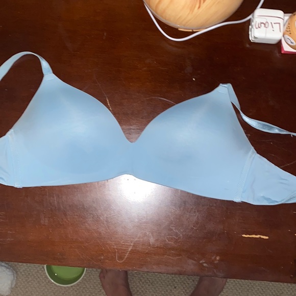One PINK bra and one blue Victoria’s Secret bra - Picture 1 of 4